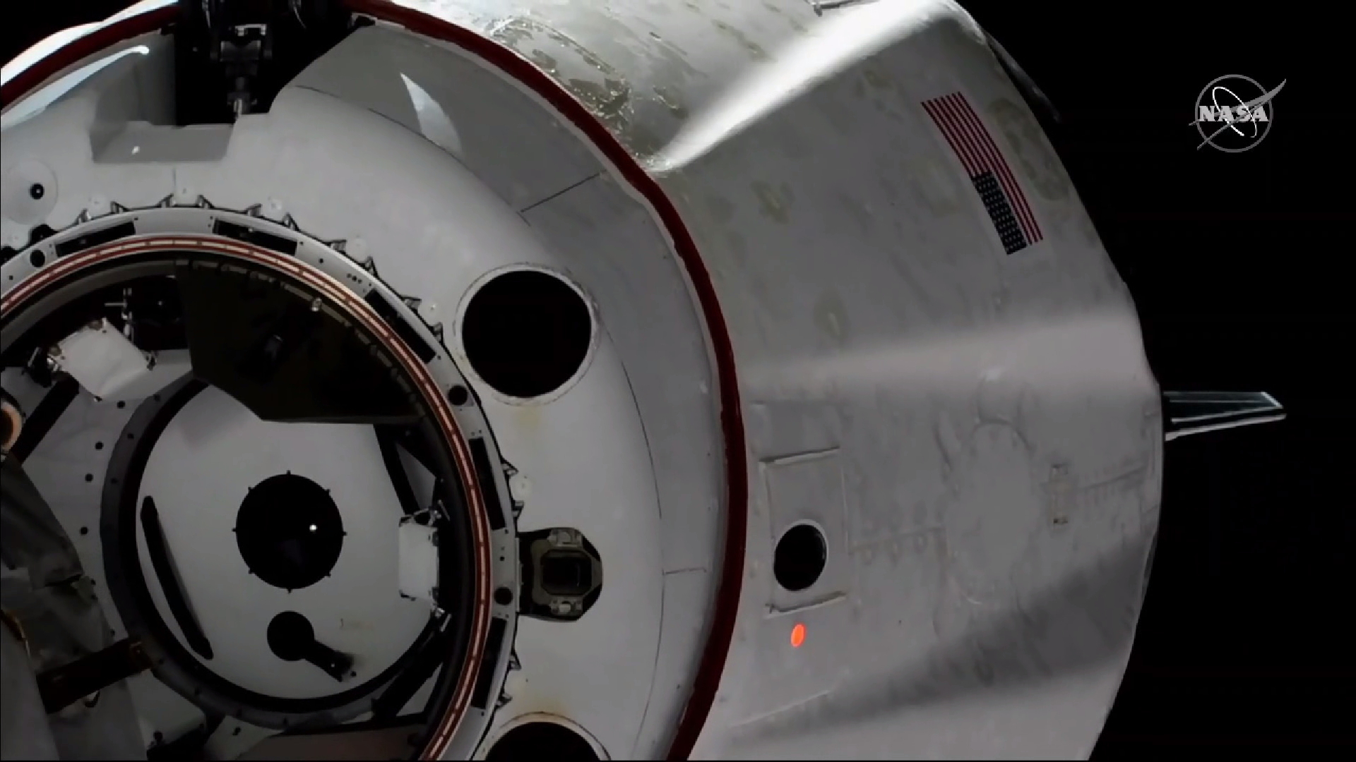 spacex载人龙飞船成功与国际空间站分离 今晚返回地球