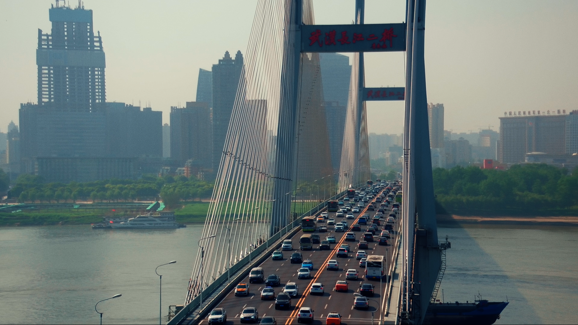 《城市24小时》"江湖"武汉:侠气烟火气,豪情真性情