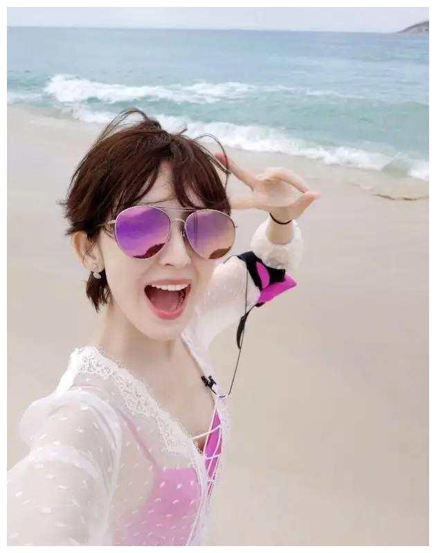 女星身材大曝光平胸的都有谁?周冬雨第一,郑爽赵丽颖上榜!