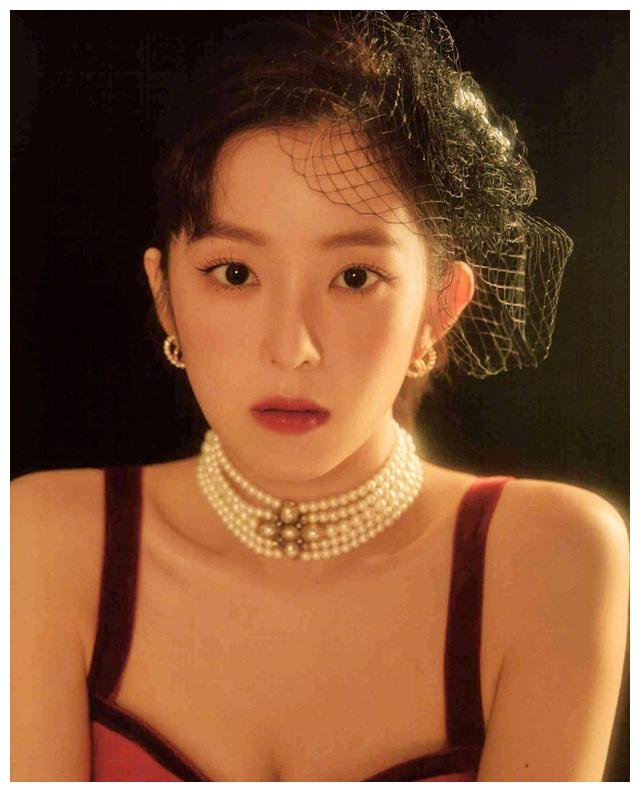裴珠泫白色丝绒天鹅裙亮相kbs,irene今天又美貌营业了