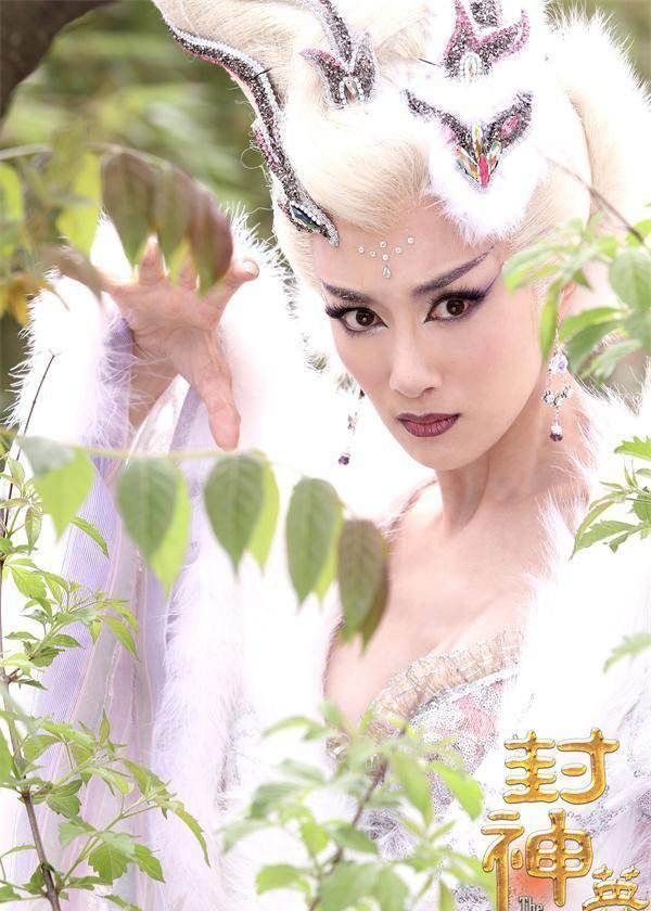 4年前这部百集神话剧,汇集众多美女,张馨予李依晓演同一角色