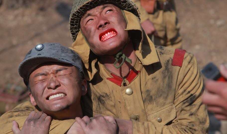 投资上亿的电影票房800万女八路歪头躲子弹的抗日神剧了解一下