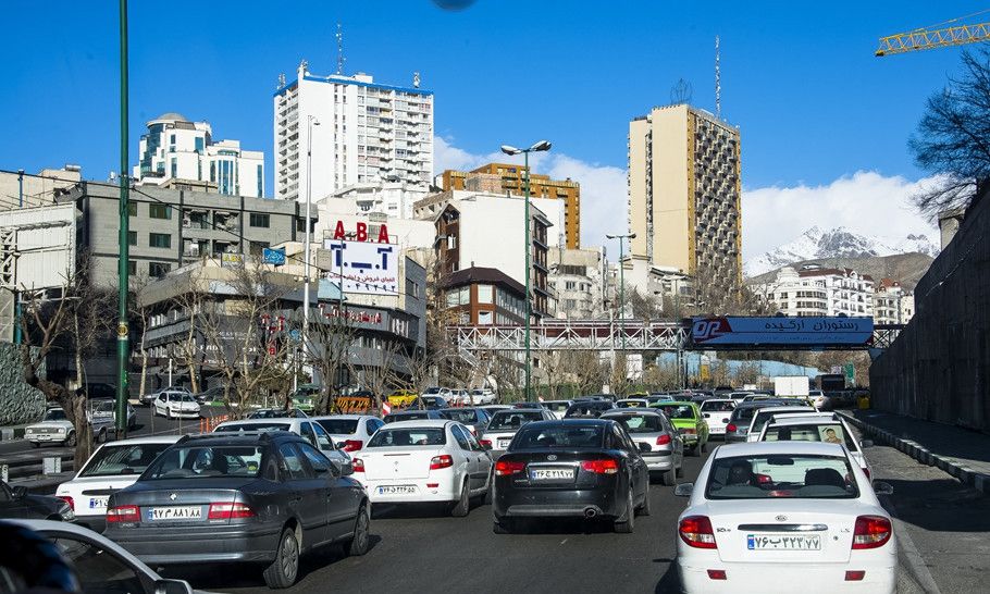 同时也是德黑兰省省会,是全伊朗最大的城市,德黑兰在历史上称为"拉伊"