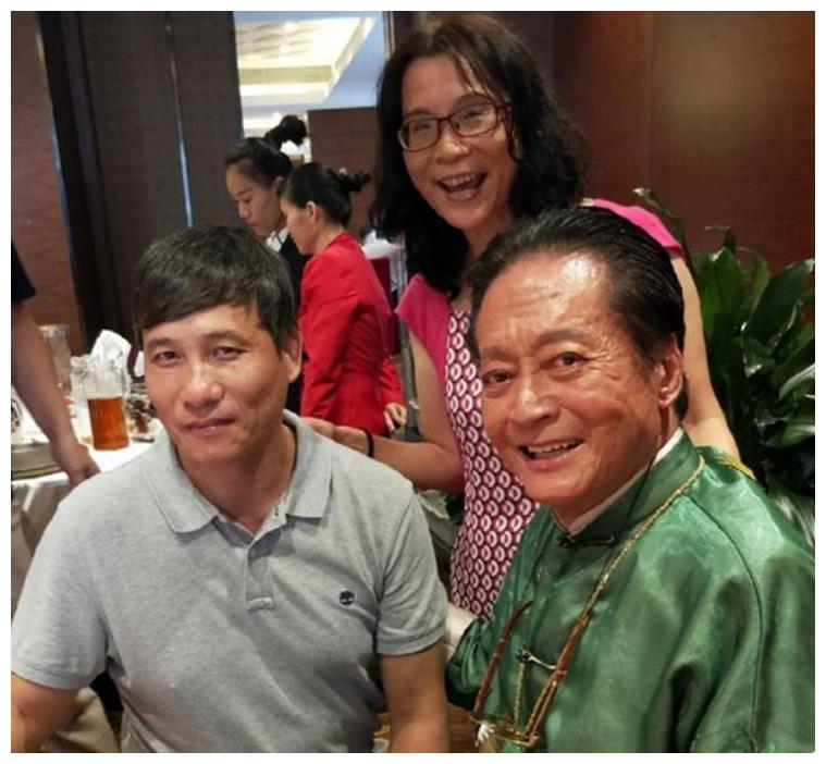 一生未娶仍得儿孙满堂,经典反派弃演从商,全因早年认下7个干儿|方刚