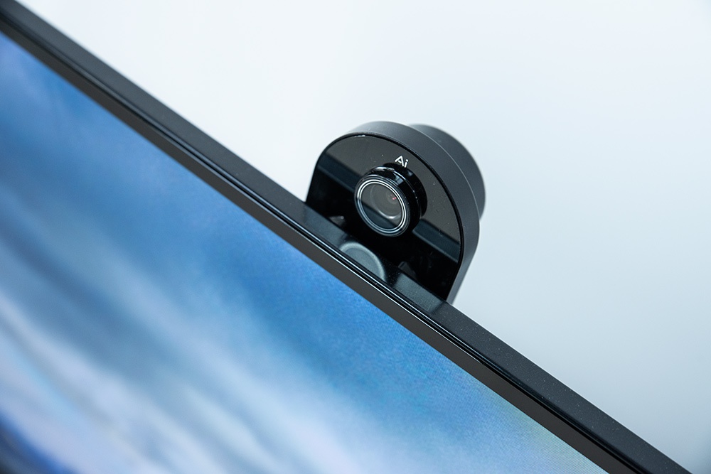 康佳r3智慧双屏电视的ai升降摄像头在不使用的时候可以隐藏起来,需要