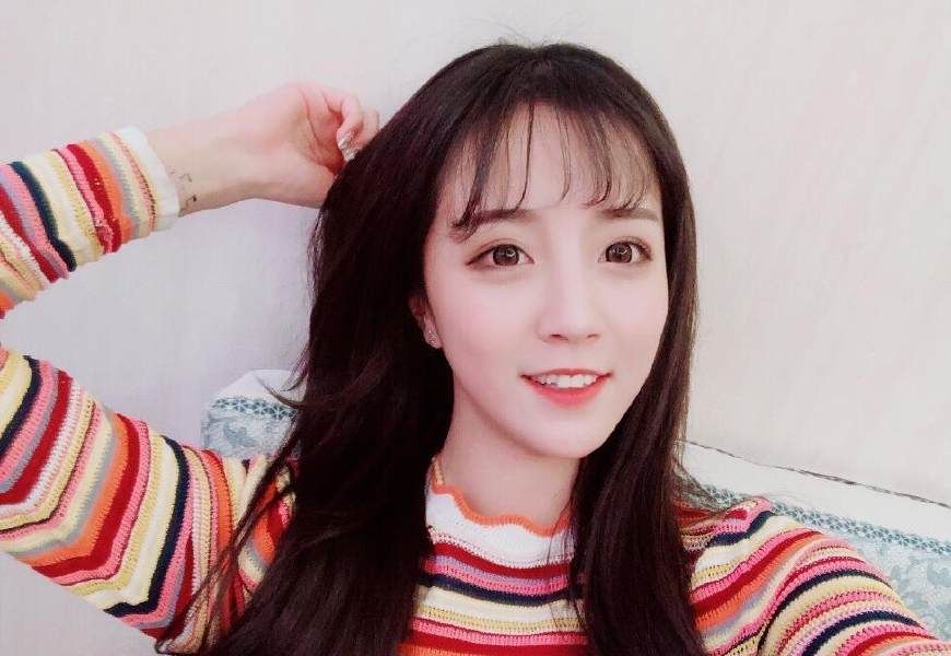 抖音莉哥直播间崩溃大哭!网友:网络乞丐装什么可怜!