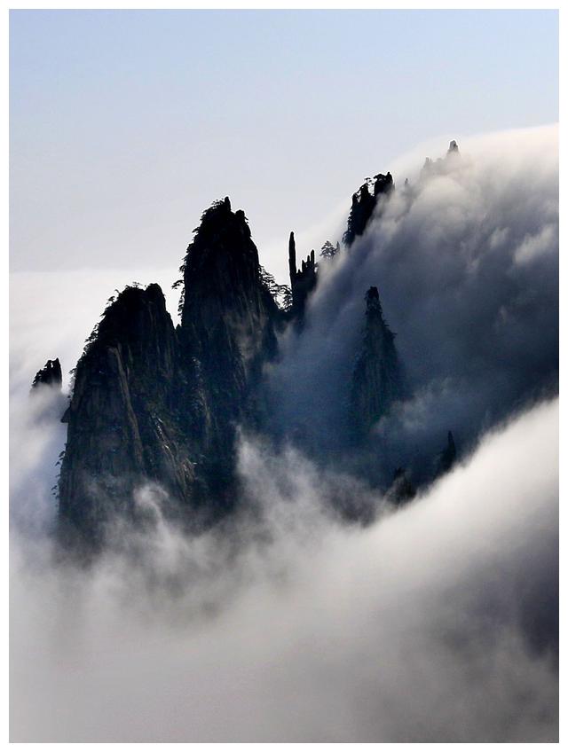 安徽:黄山云海景美如画