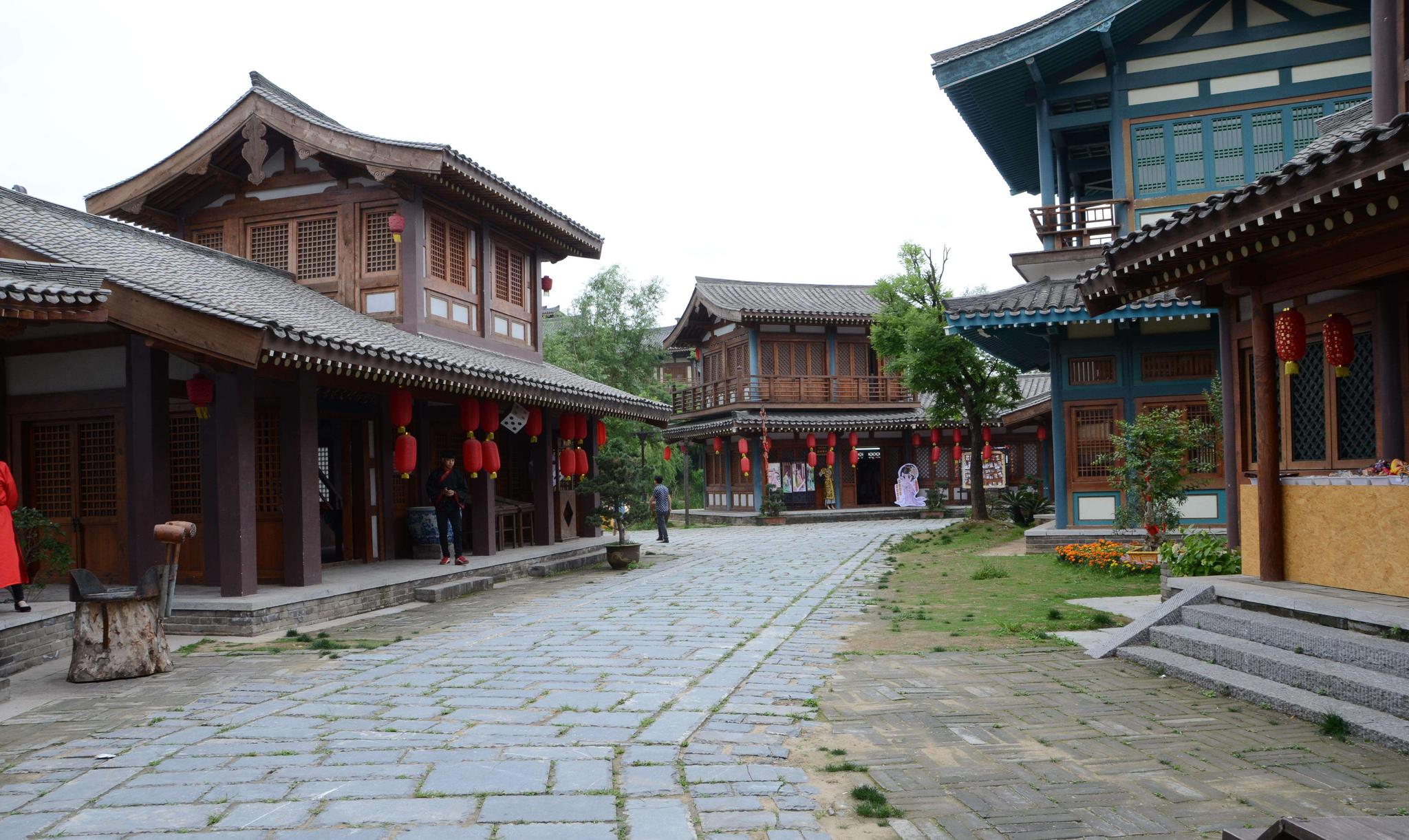 湖州免费找姑娘是真的吗？2025年靠谱方法及避雷指南全解析