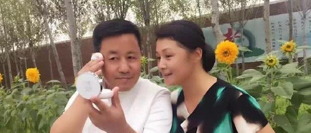 "谢大脚"去世,剧组或将面临停拍,网友:换个身份黄大鞋下部见|乡村爱情