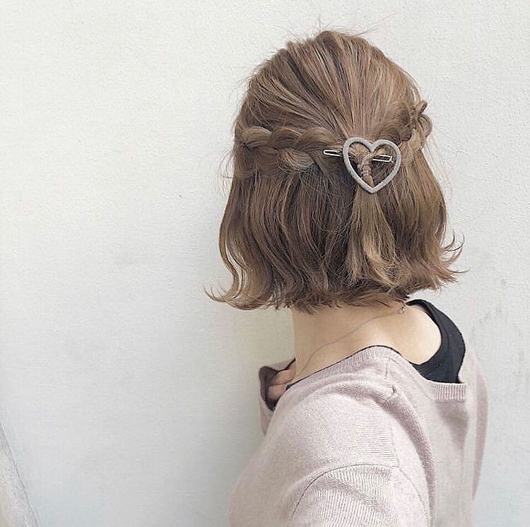 扎半头丸子头短发这样扎减龄又可爱