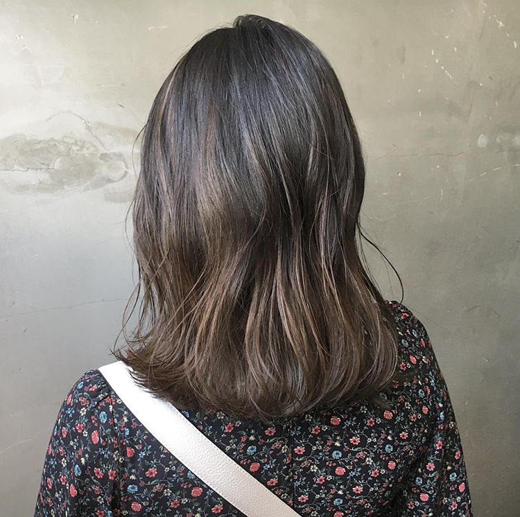 发尾烫发型!显慵懒气质,优雅中透出自然的感觉,相当妩媚撩人