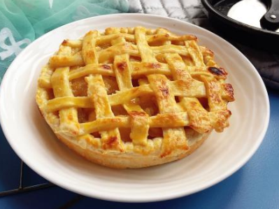 营养丰富,口感酥甜,好吃不油腻,色泽金黄,精致|面团|苹果派|面包屑