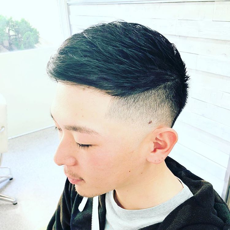 三面剪光的男士发型,看起来干净利落,特别帅气显高