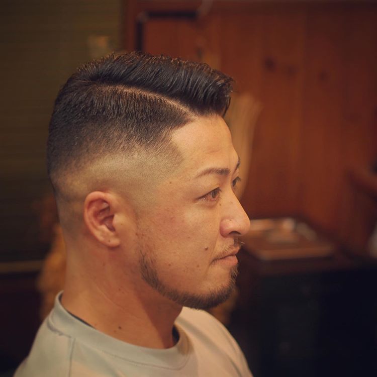 中年油头时髦的侧分油头发型精致质感更加动人迷人