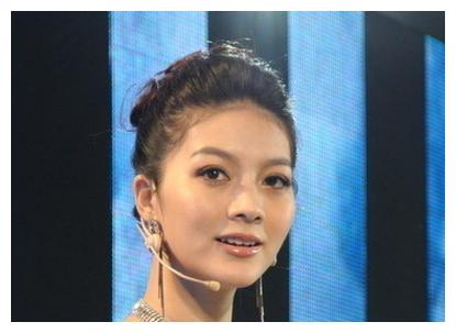 《海派甜心》的校花莫莉,如今34岁依然这么美!
