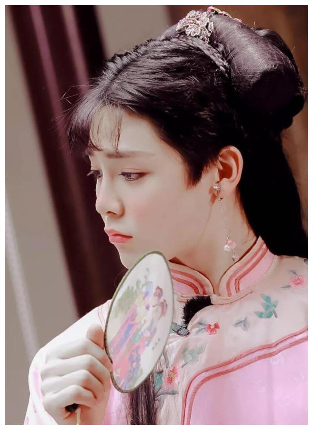 男扮女装从审丑变审美,这些男爱豆甜美起来真的没女明星啥事了!