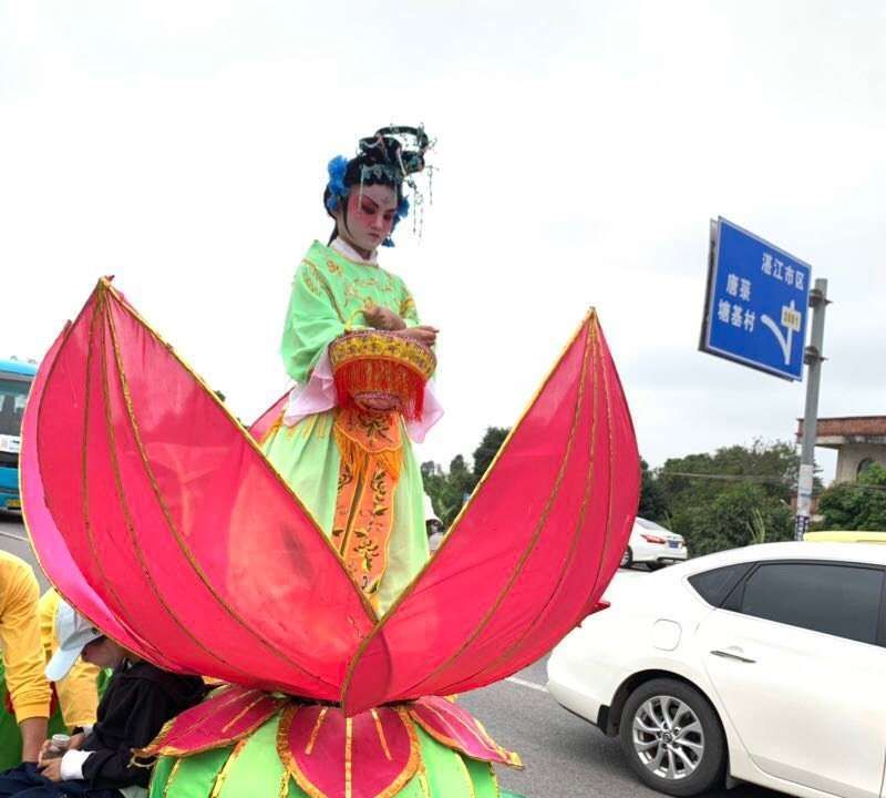 吴川飘色艺术,设计巧妙,往往一个飘色可以代表一个故事