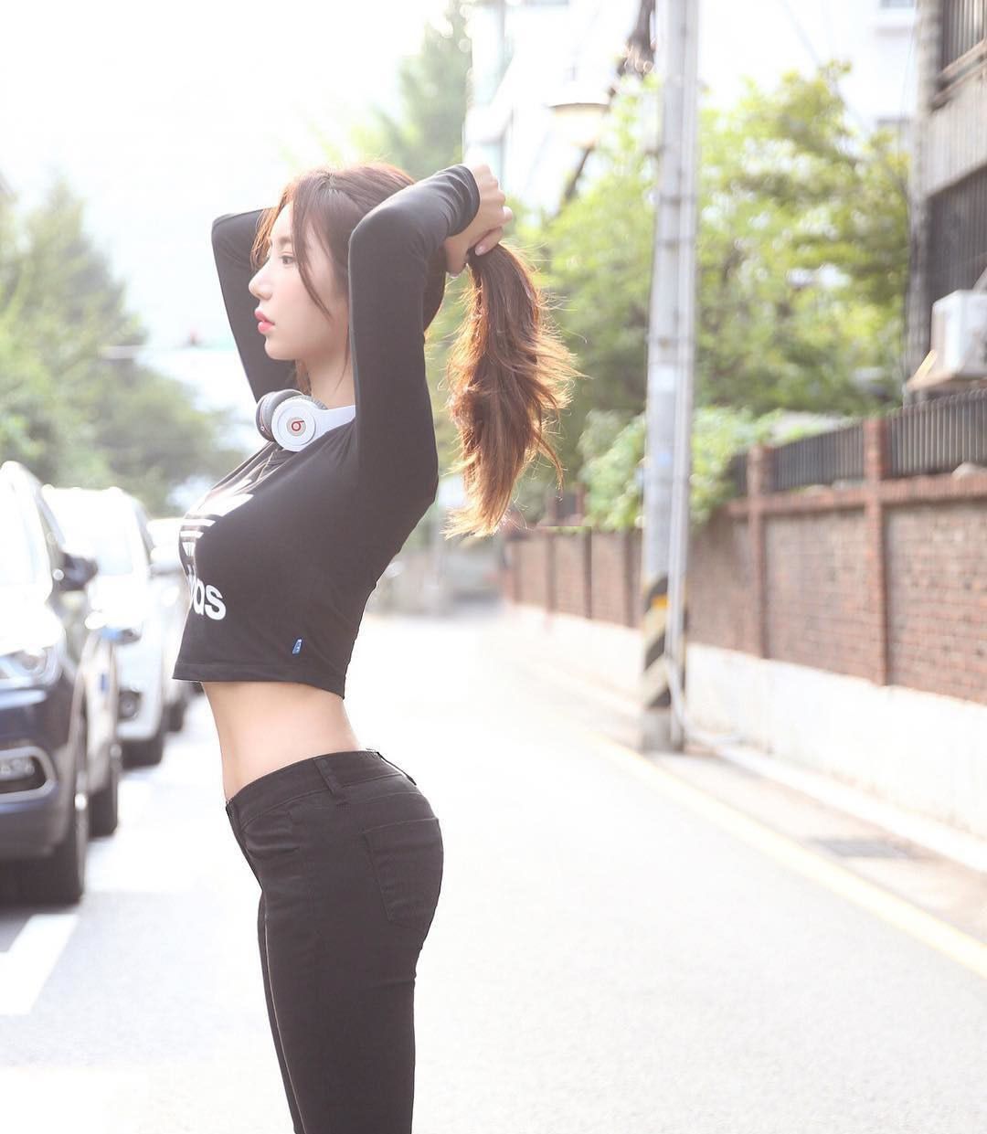 韩国最美体育老师网红芮呈和-艺正花，女神婀娜身材精选合辑40张