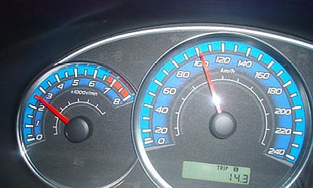 车速120kmh，发动机转速多少才不伤车维修师傅不超这