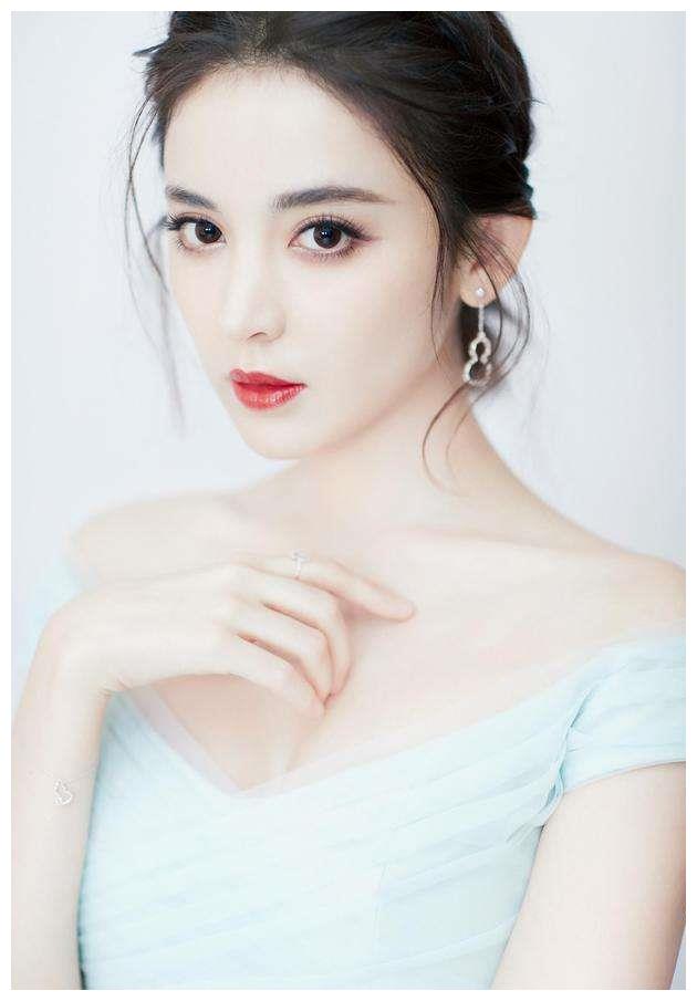 古力娜扎与前任复合!两人住同一栋楼,张翰5个大招哄回女朋友!