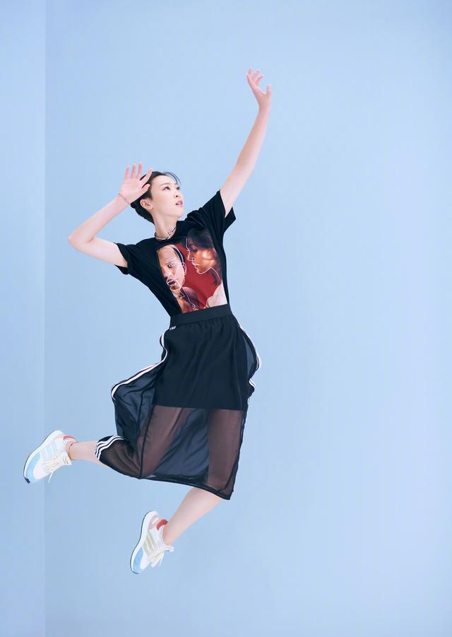 中国女排惠若琪发文纪念退役满一年三张图片总结退役的成就