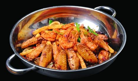 干锅香辣鸡翅虾做法简单味道鲜美