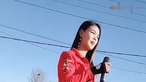 姑娘唱一首《想着你亲爱的》特别好听让人很喜欢