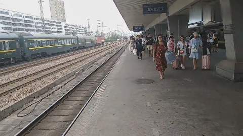 到达千年古都洛阳市准备去龙门石窟看看