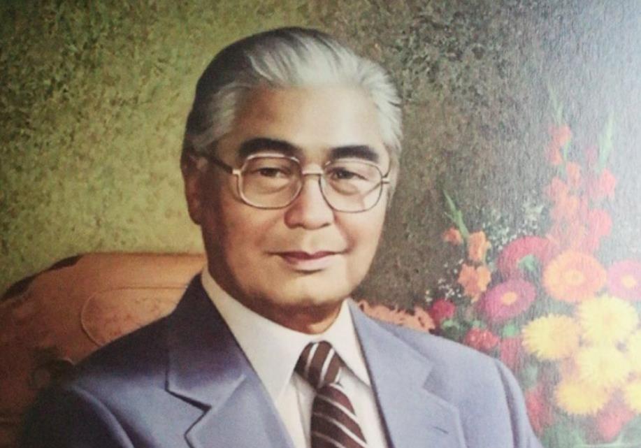 而后1952年,荣德生的儿子荣毅仁继承了父亲的家业,继续发展家族的产业