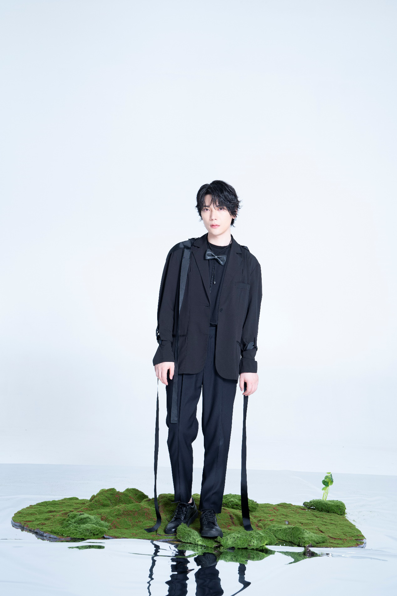 简弘亦新歌《美鱼男》梦幻上线 以声为笔续写悲伤童话