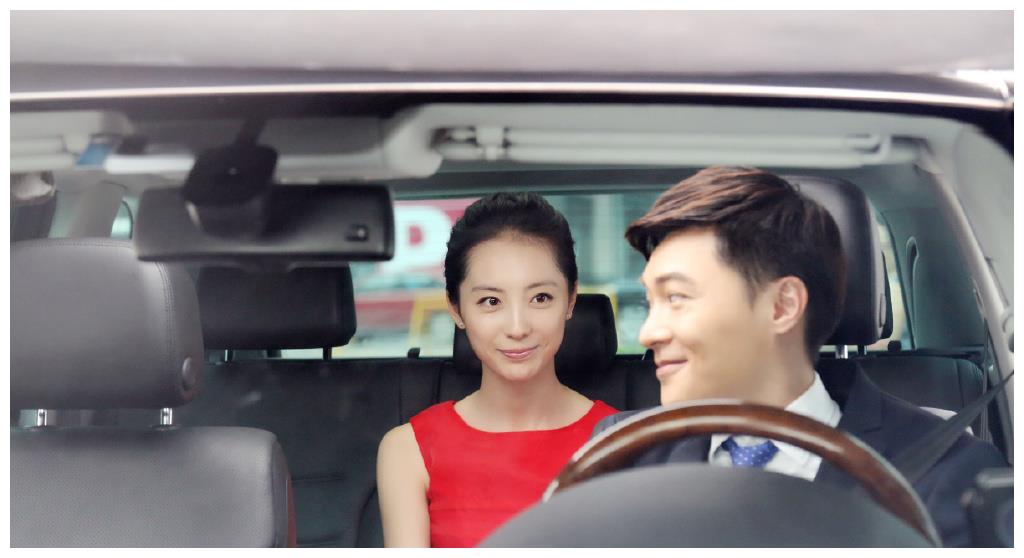 陶珞依在电视剧《别让爱你的人等太久》中饰演高慧,她在剧中是一个