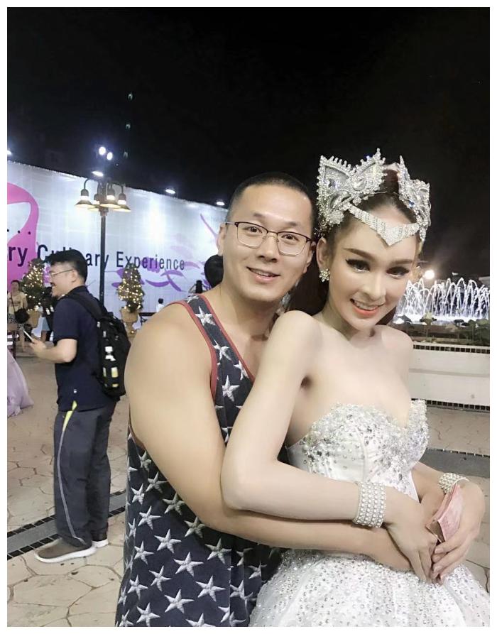人妖都是从男生变成女生,其他方面可能可以去改变,但身高是改变不了的