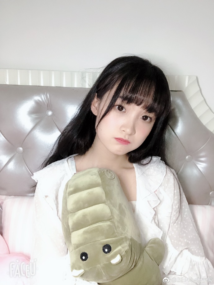 偶像女团BEJ48-杨宇馨可爱写真美照欣赏