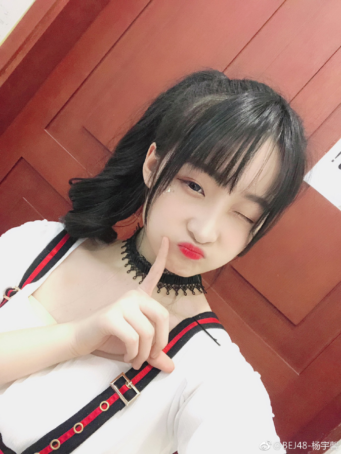 偶像女团BEJ48-杨宇馨可爱写真美照欣赏