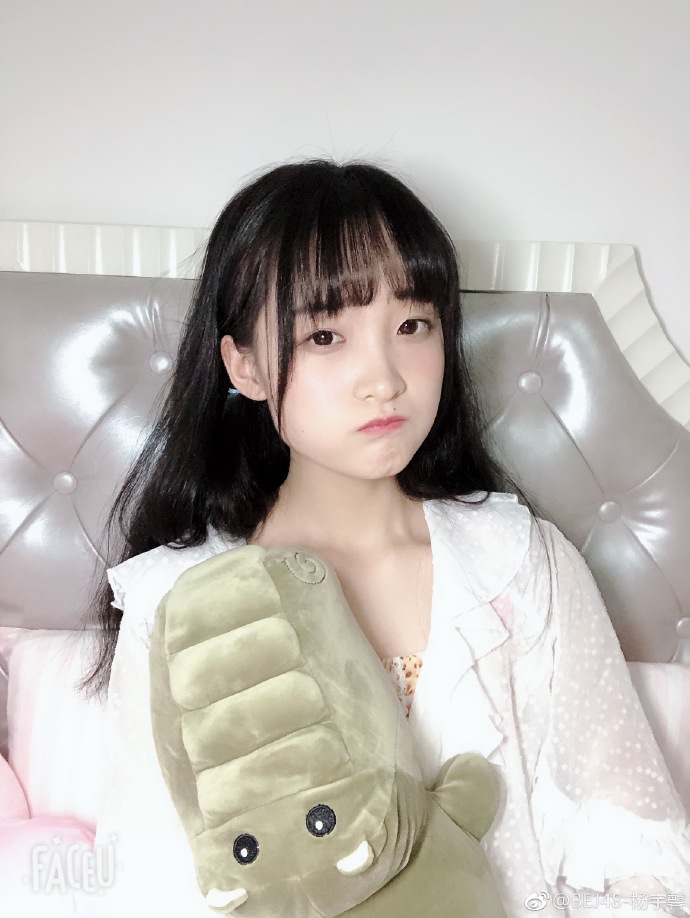 偶像女团BEJ48-杨宇馨可爱写真美照欣赏