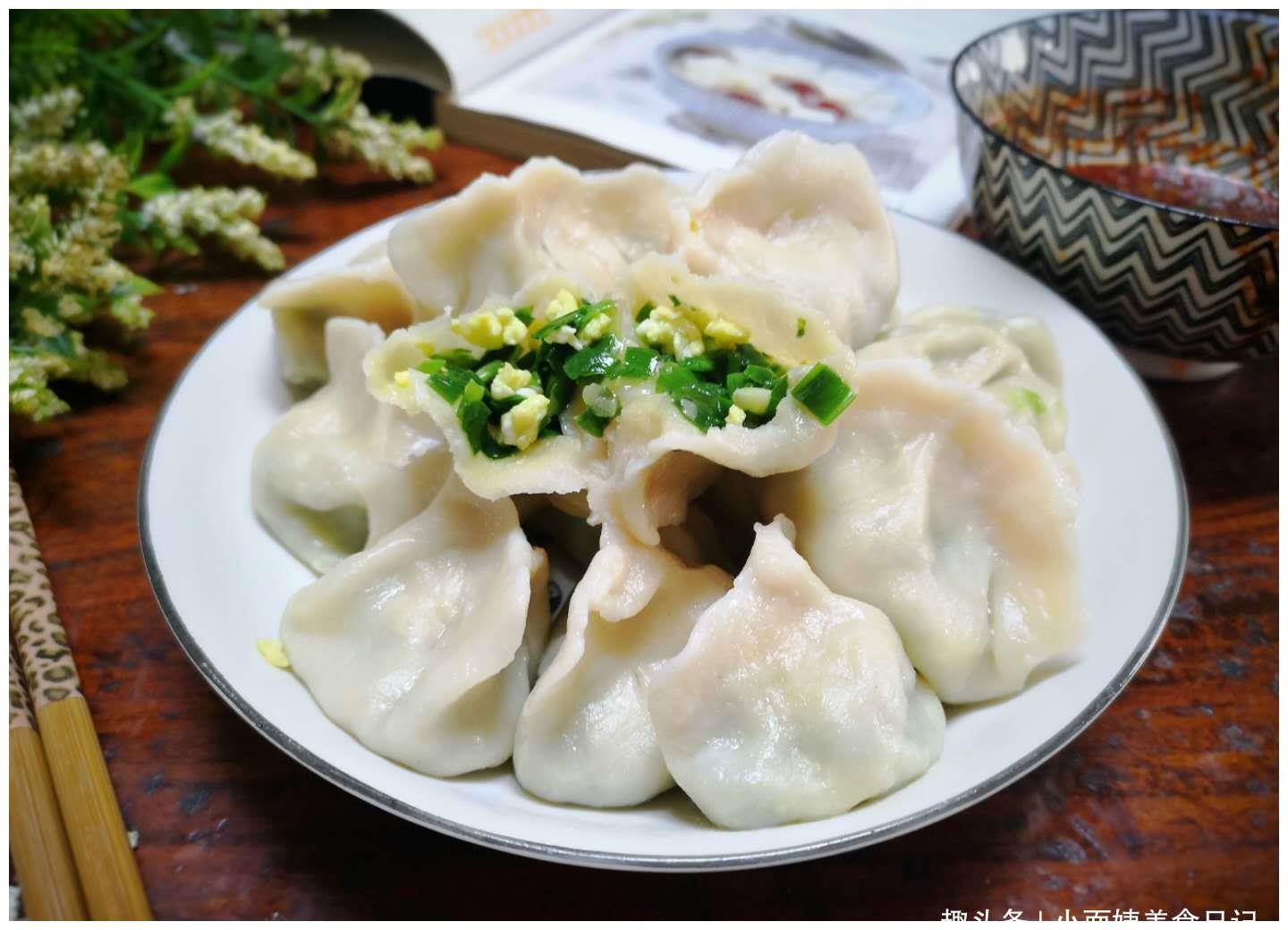 做韭菜鸡蛋馅饺子,"最忌讳"放它,很多人弄错,难怪饺子不好吃