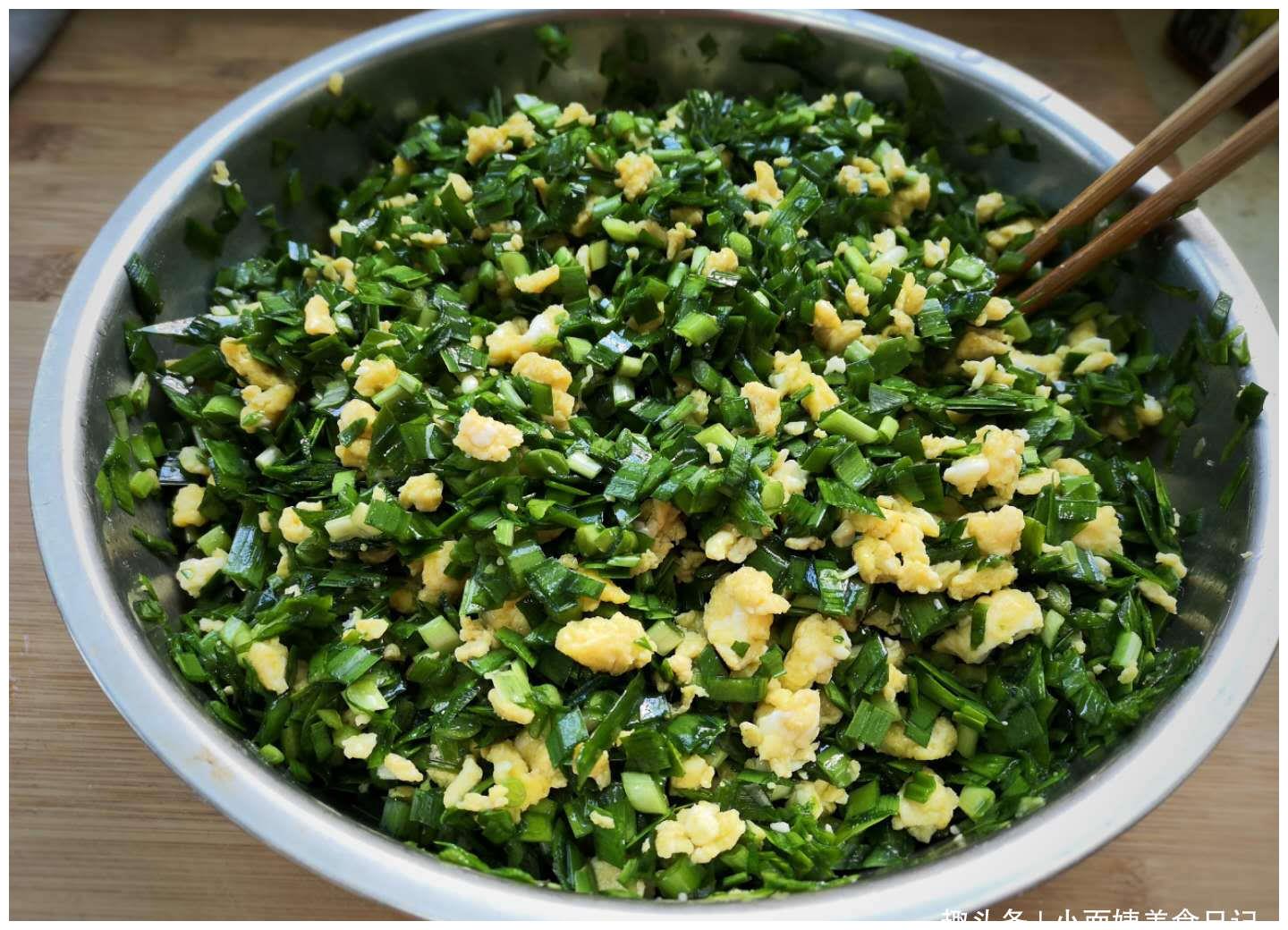 做韭菜鸡蛋馅饺子,"最忌讳"放它,很多人弄错,难怪饺子不好吃