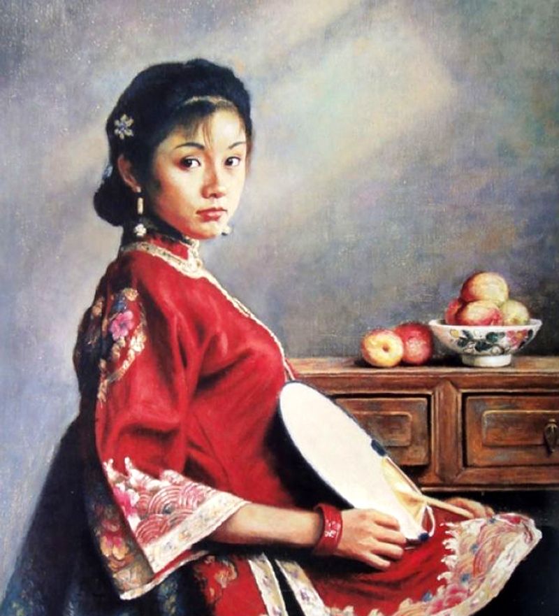 在他的人物油画作品中,背景另辟蹊径,运用丰富的笔法,来加强主题质感