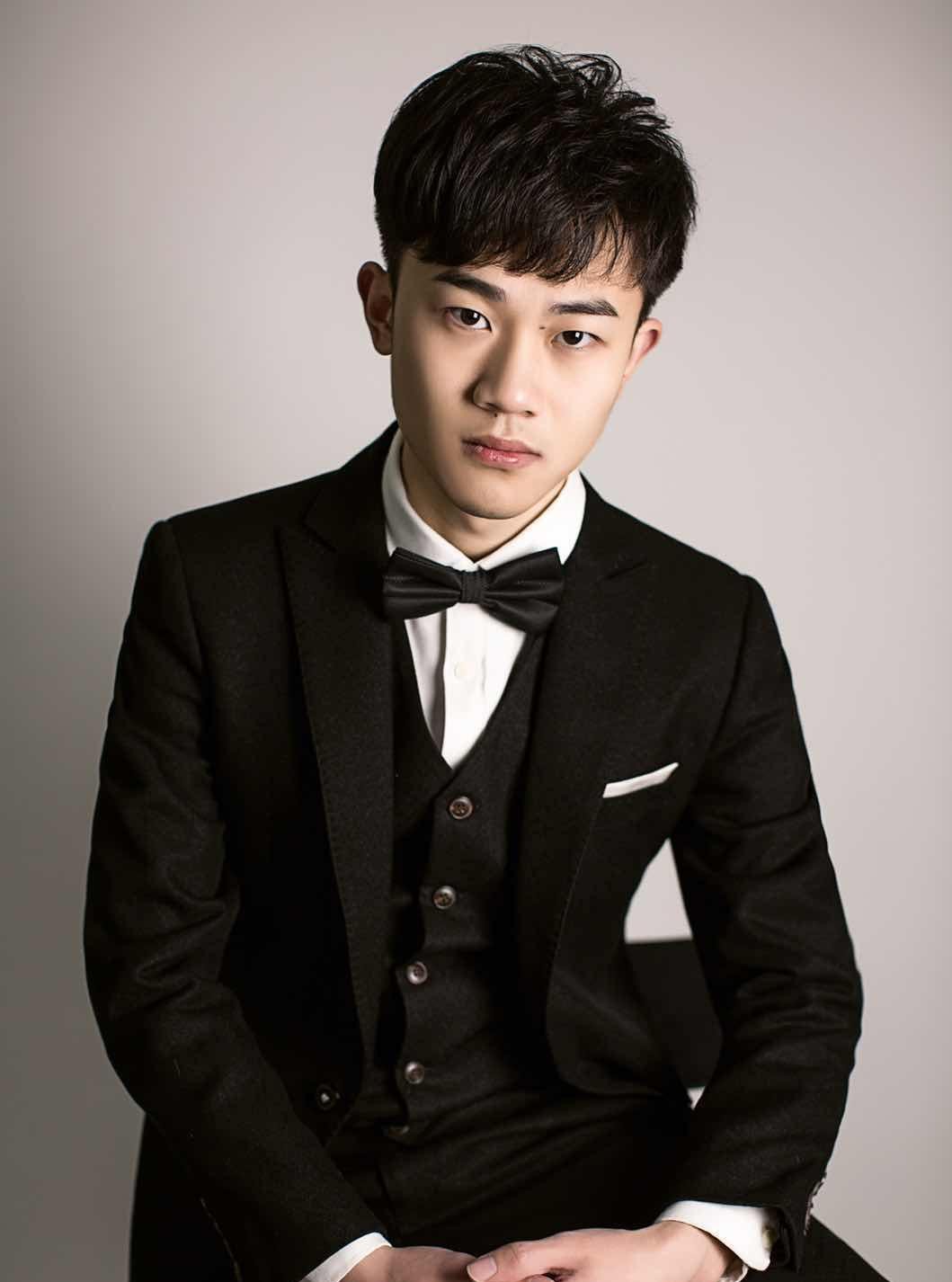 他捡到98k就能吃鸡, 用0.1秒就能淘汰敌方, 韦神和不求人太弱了