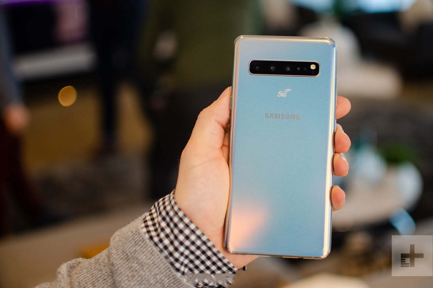 买s10的亏大了三星s105g升级版官宣配置升级价格低太多