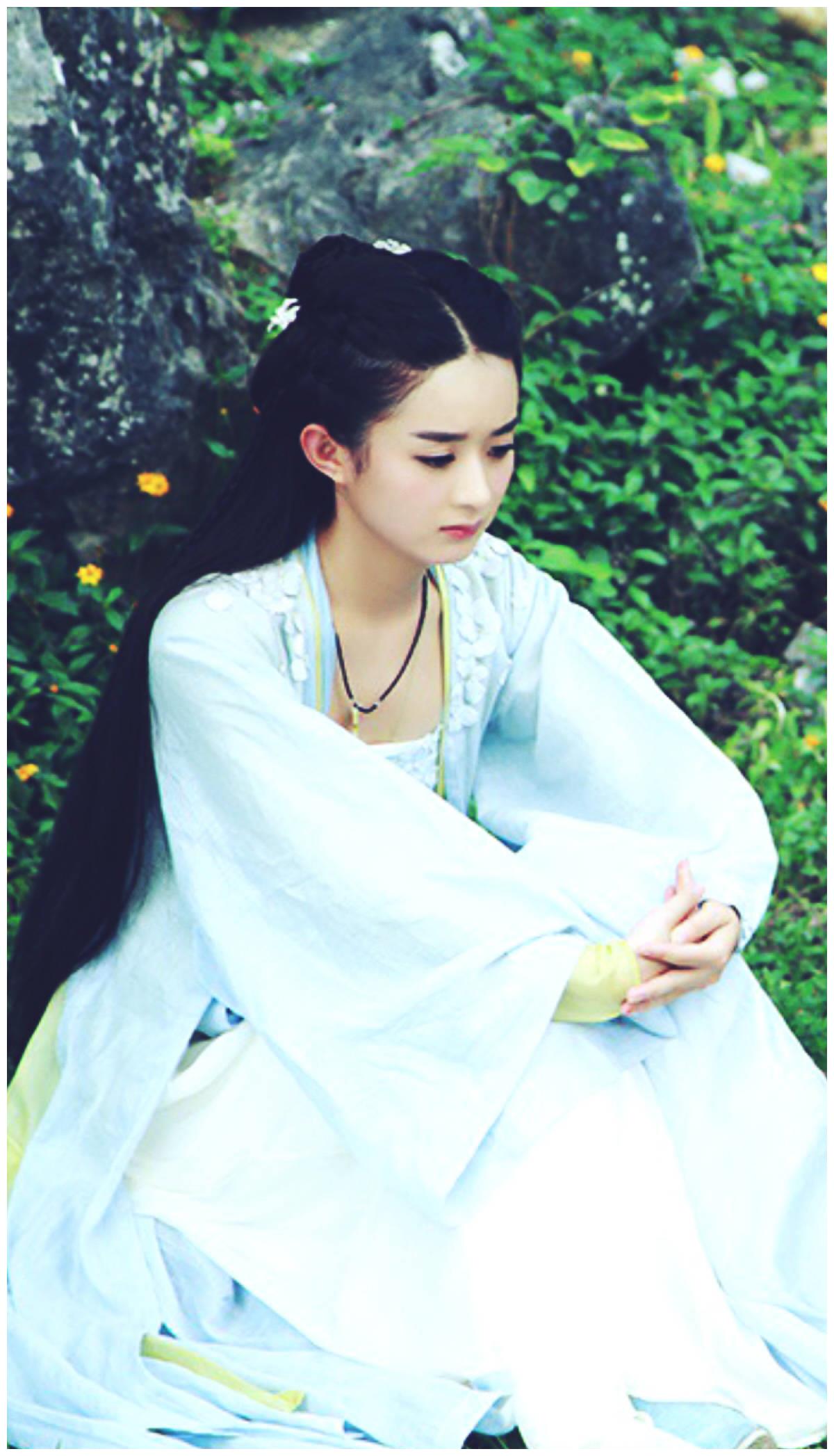 精选赵丽颖白衣古装造型图,第二张最落寞,最后一张好可爱!