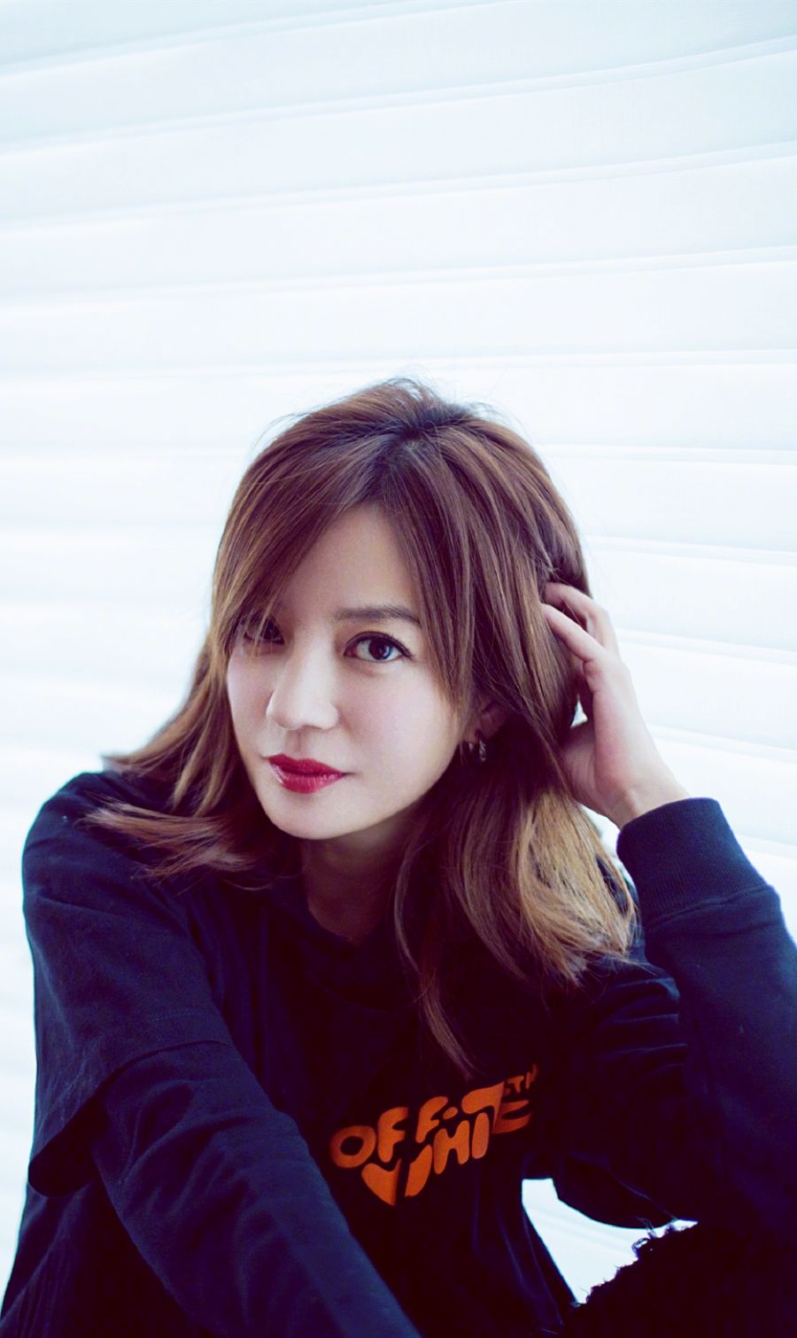 不惑之年的赵薇身材保持得极好女神气质今犹在着实令人羡慕