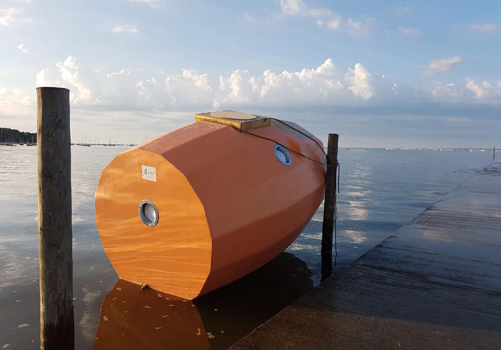 72岁爷爷用桶型船穿越大西洋,船舱虽小五脏齐全预计三个月上岸!