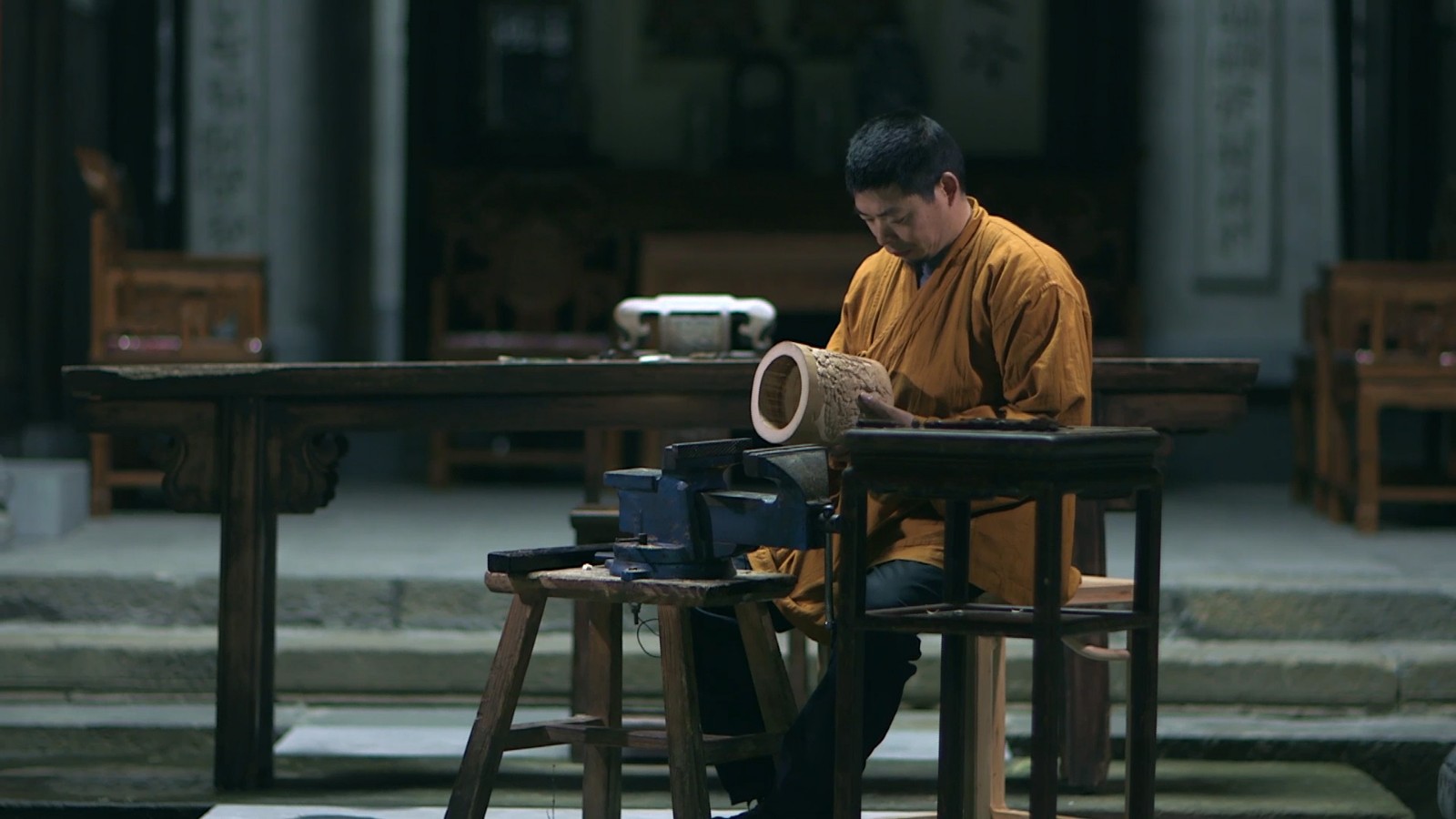 以刀为笔雕绘玲珑 直而有节竹上开花|博物馆|洪建华|竹雕_新浪新闻