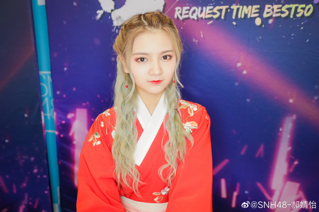 可爱美少女snh48-郝婧怡迷人写真美照欣赏