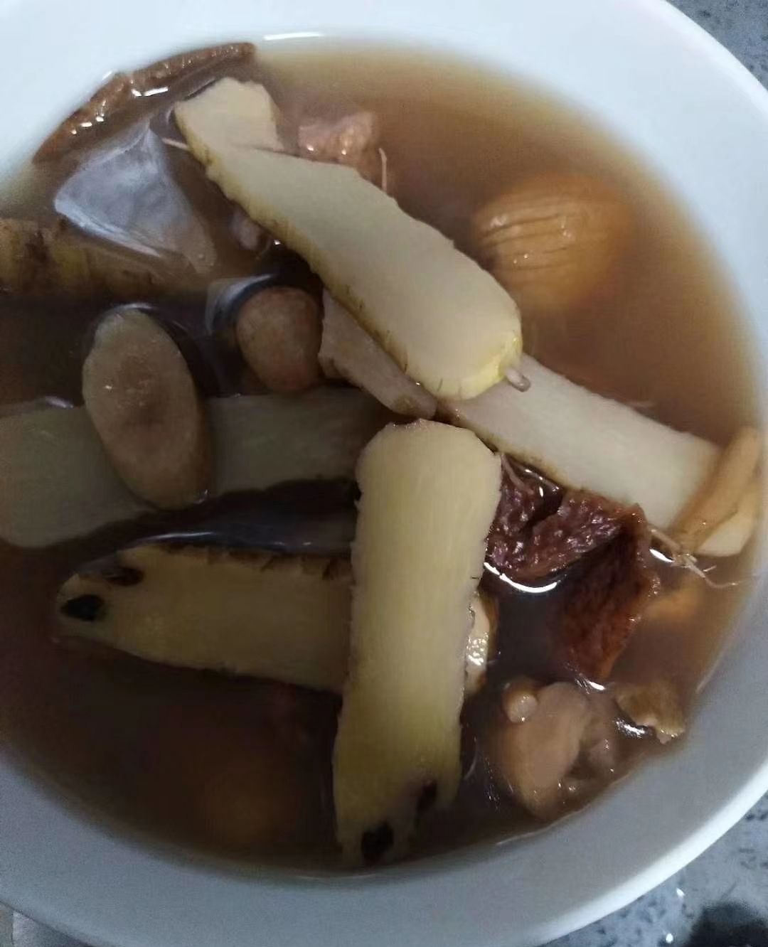 1 / 5 这个天气干燥渴碗玉竹瘦肉汤滋阴润肺超甜[勾引],新鲜玉竹可以