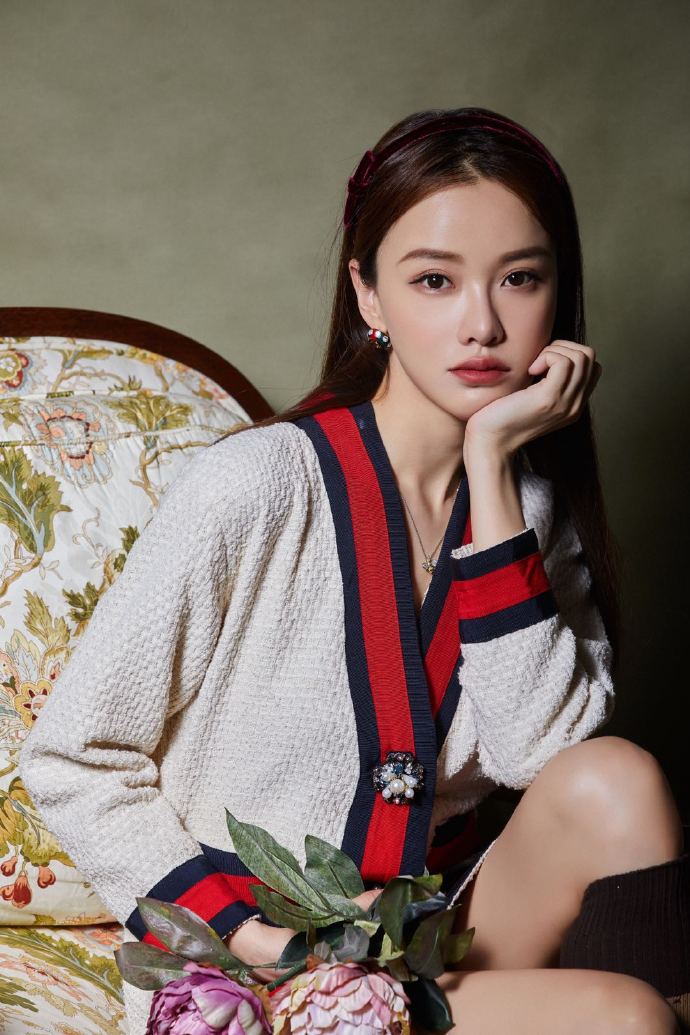 黄一琳温婉性感,端庄可爱又不失俏丽!