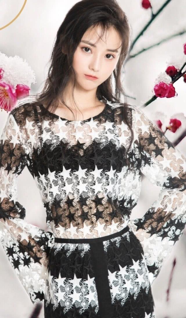 马倩倩精美壁纸:清纯美女