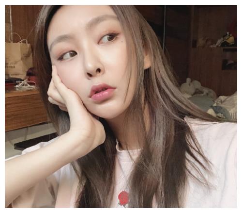 好声音汪峰学员徐歌阳自拍又美了章子怡打造过的女孩不一样