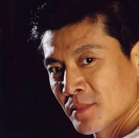 56岁演员刘之冰二婚娶女演员茹萍如今一家四口都是演员